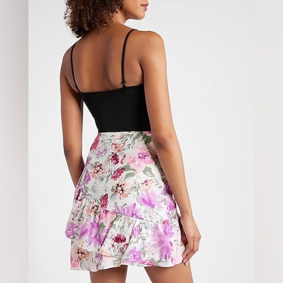 Express floral skirt perfect for bridal shower, brunch or a garden wedding! Sz 0 - Picture 8 of 11